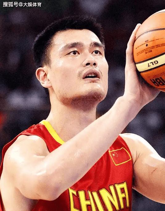 姚明在NBA的头号大粉丝就是奥尼尔，只有对手才知道姚明有多强